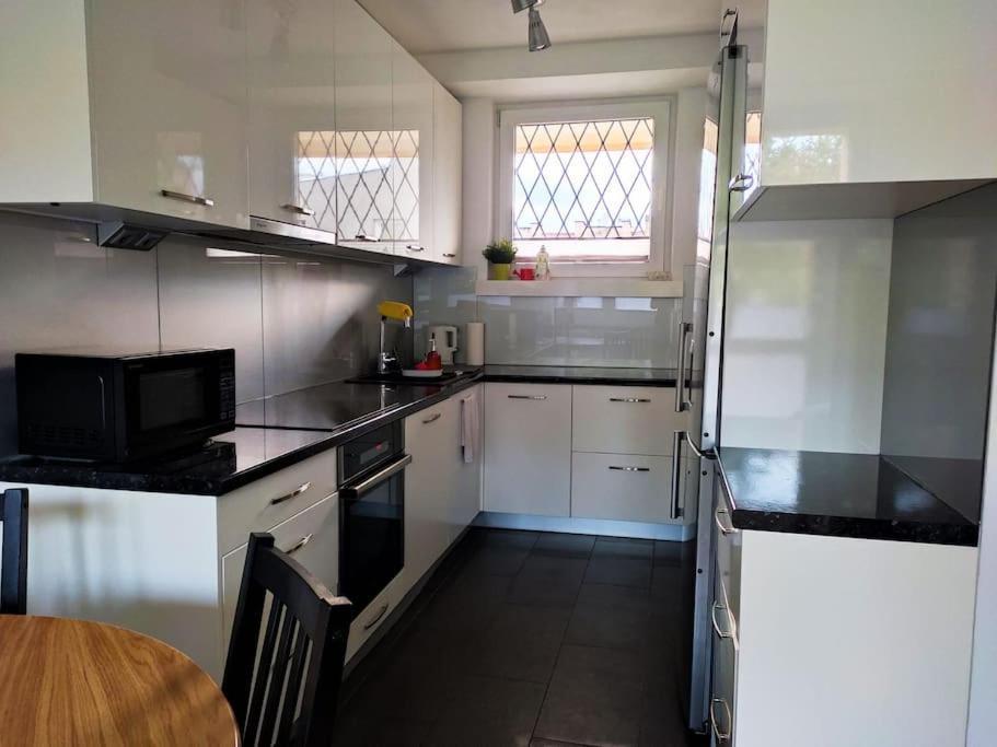 Plac Bankowy - Ogrod Saski - Metro Appartement Warschau